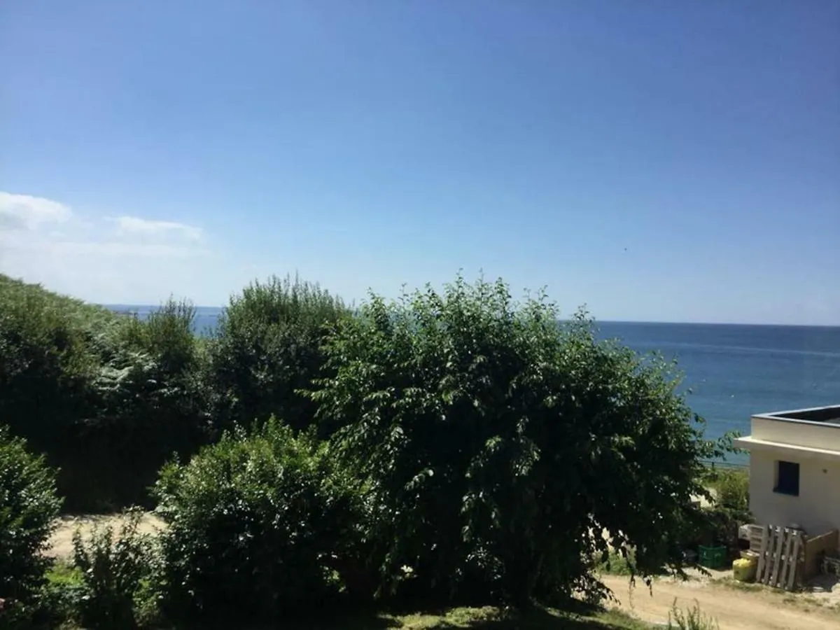 La Maison De La Plage Beg Leguer Lannion 0*,  Francia
